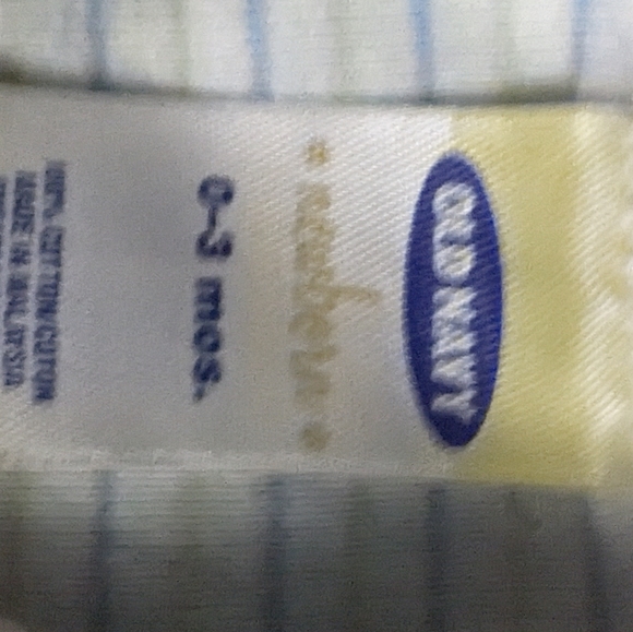 Old Navy onesie - Picture 2 of 2